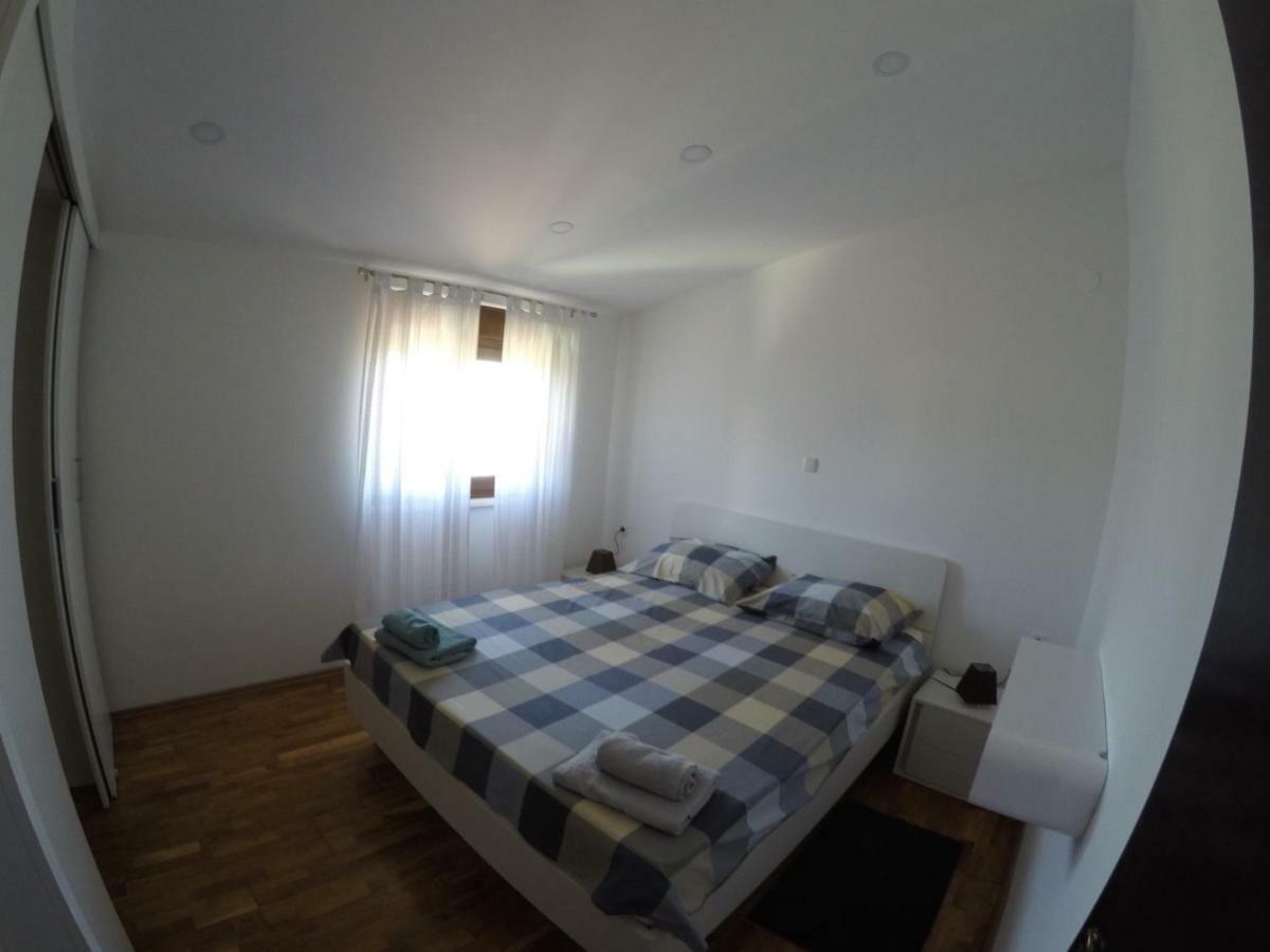 Apartman Koralj Appartement Pula Buitenkant foto
